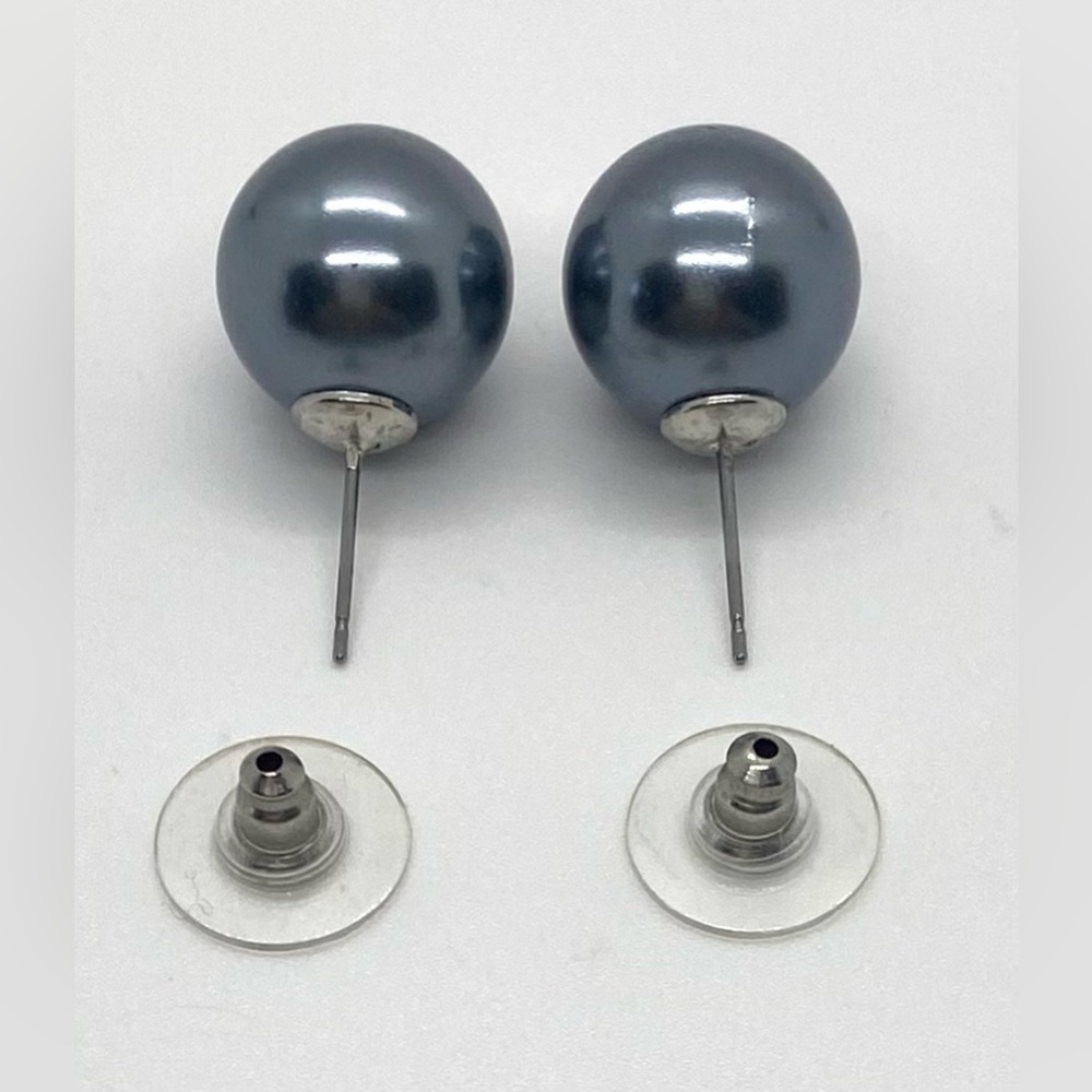 Gray Pearl Stud Earrings 90s Minimalism Preppy Cottagecore Fairy Whimsigoth Fall - Picture 4 of 8